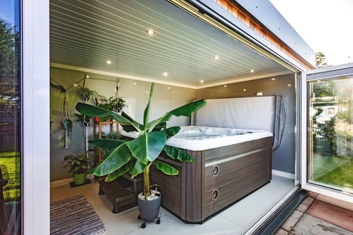 Cabin Master_Smale_Hot Tub Room_02