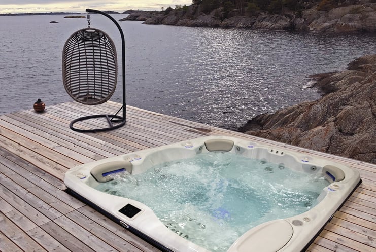 hydropool-hot-tub-decking-self-cleaning-sunken