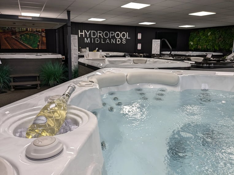 hydropool-midlands-uk-derby-nottingham-how-tub-showroom
