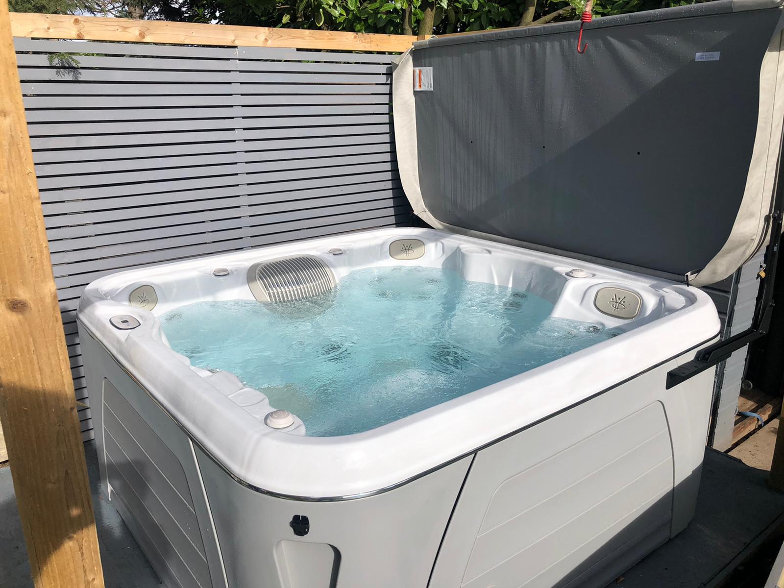 Serenity Hydropool Hot tub