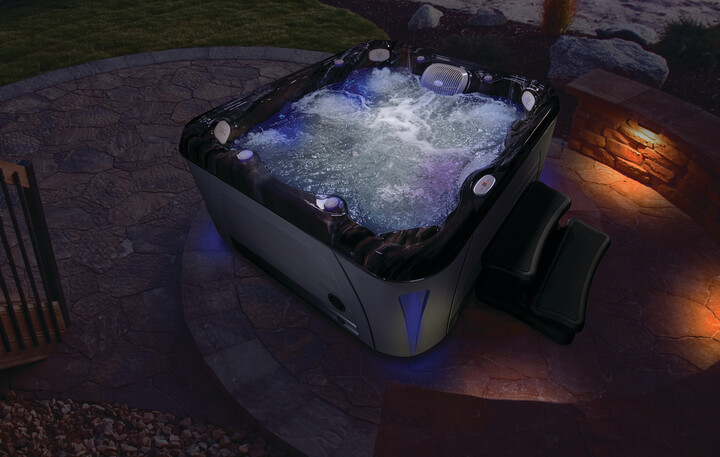 Hydropool Serenity Hot tub with lights 