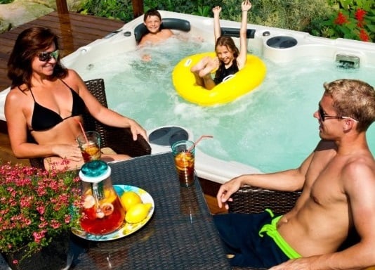 7 Reasons Why You Should Choose A Hydropool Hot Tub 