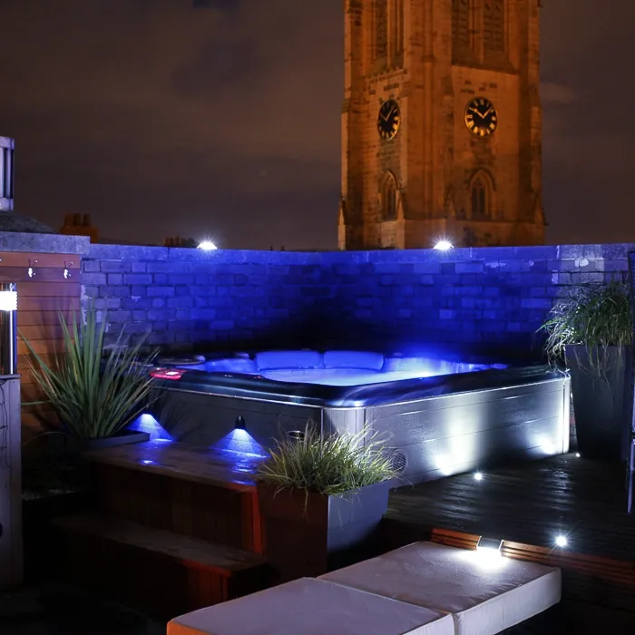 Hydropool-nottingham-hot-tub-spa-rooftop-garden-night-1