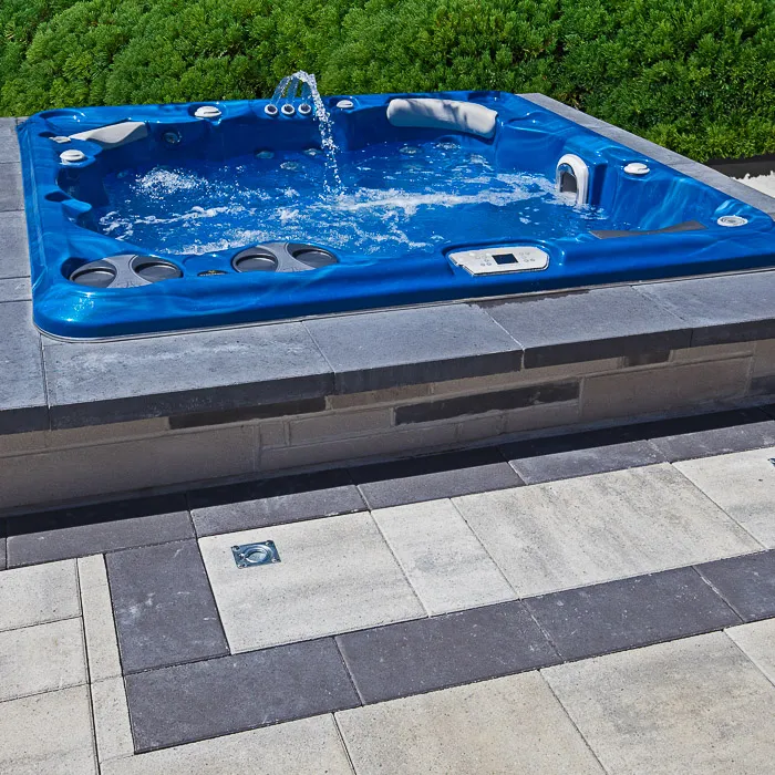 blue-hot-tub-hydropool-self-cleaning-nottingham