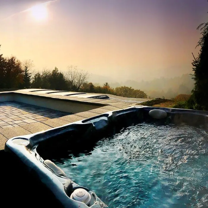 hot-tub-design-inspiration-spa-hydropool-serenity